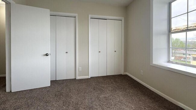 Foto del edificio - 17 Lee Cir