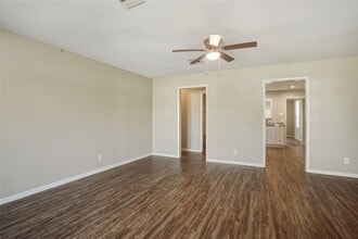 Building Photo - 1015 Prune St