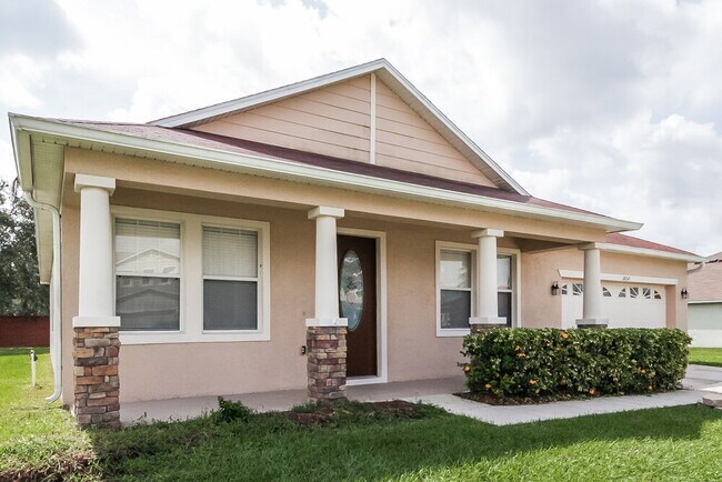 Foto del edificio - 2057 Bearing Ln