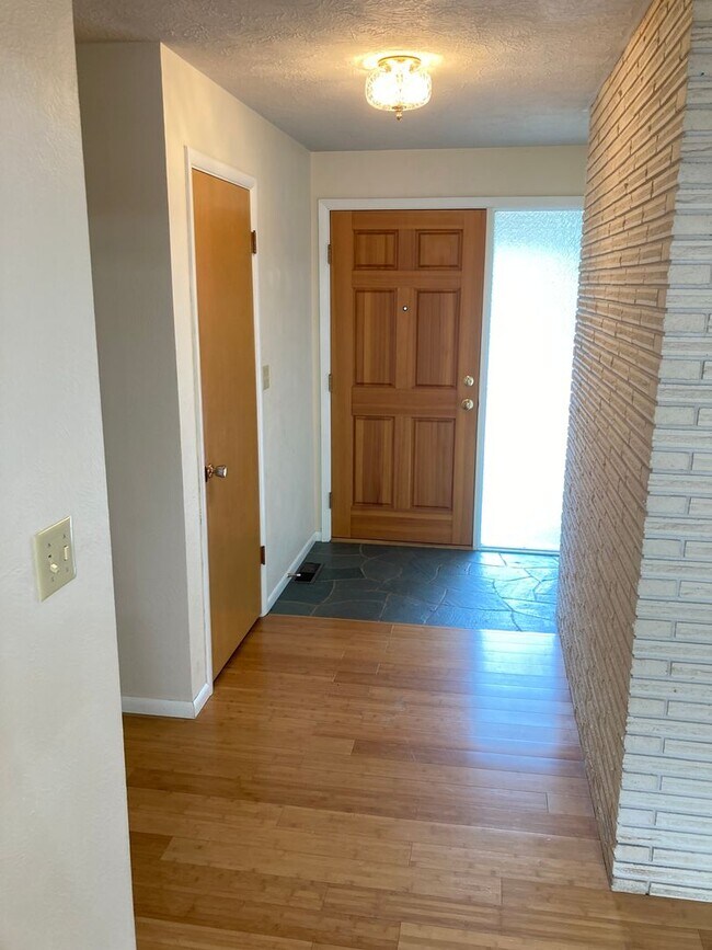 Foto del edificio - Mid-Century Four Bedroom in Candalaria, La...