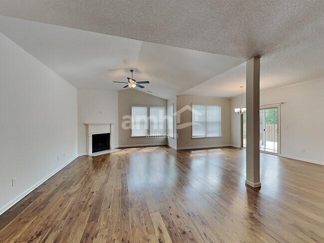 Building Photo - 216 Applehill Way