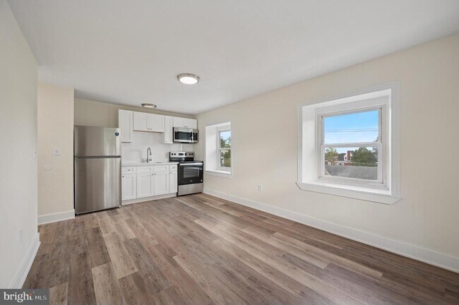 Foto del edificio - 111 W Queen Ln