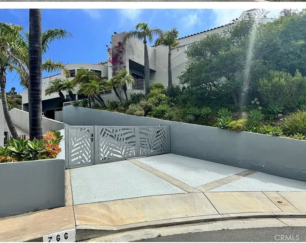 Foto principal - Azari PM-Juccuzi- half acre luxurious land...