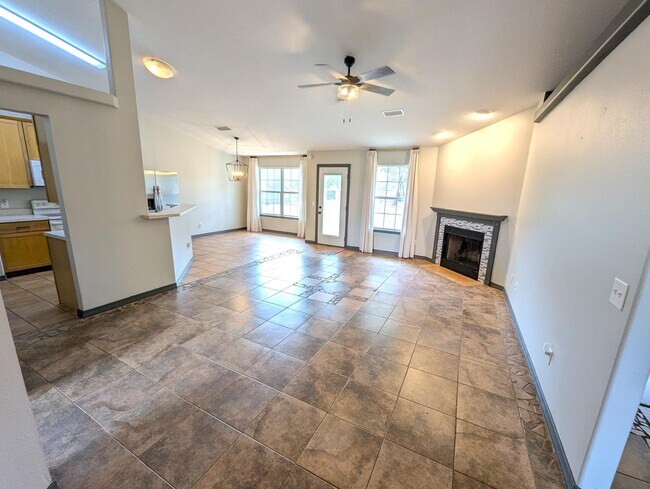 Building Photo - 1909 Sunrise Dr