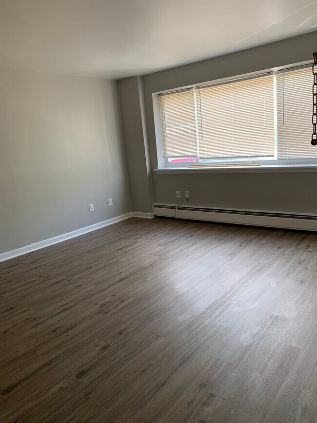 Foto del edificio - 6636 W Fairview Ave