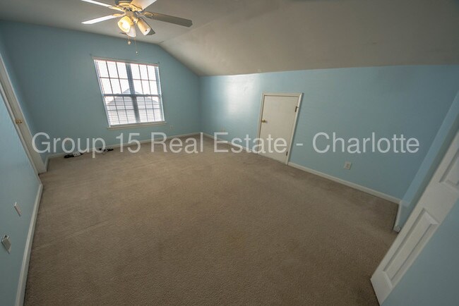 Foto del edificio - 11042 Woods Corner Ct