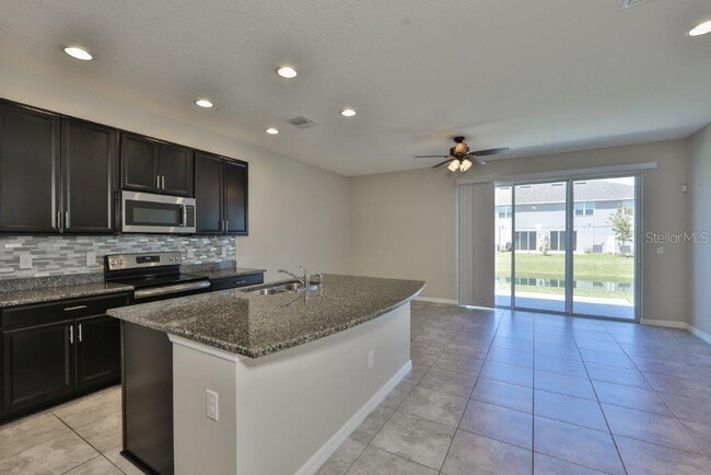 Building Photo - 7045 Grand Elm Dr
