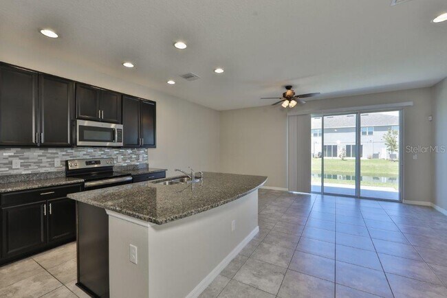 Foto del edificio - 7045 Grand Elm Dr