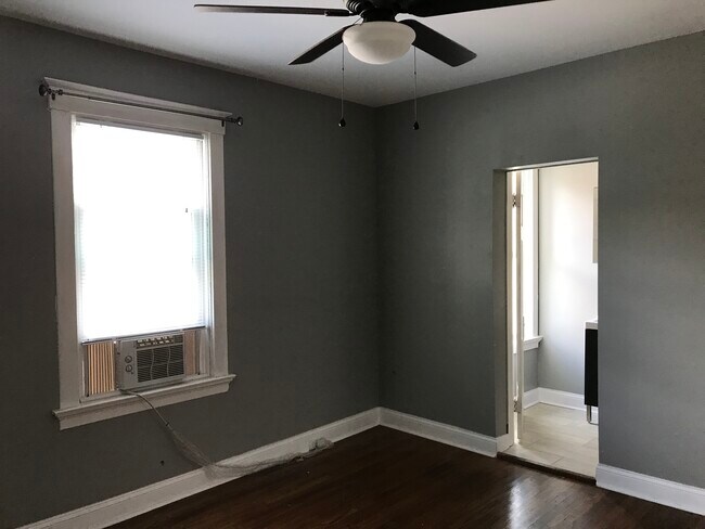Bedroom - 602 E 21st St