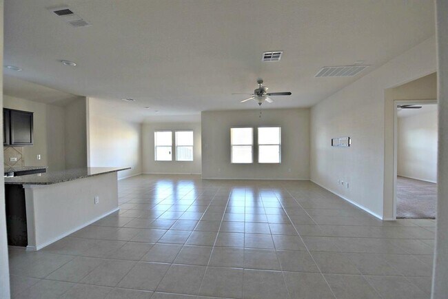 Foto del edificio - 644 Heritage Grove Rd