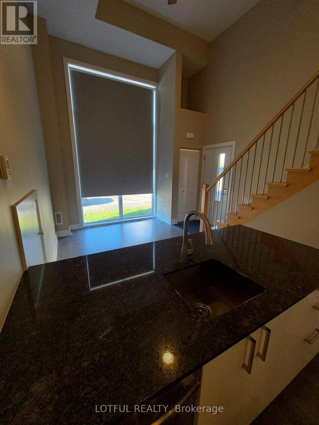 Building Photo - 206 Manchester Ave