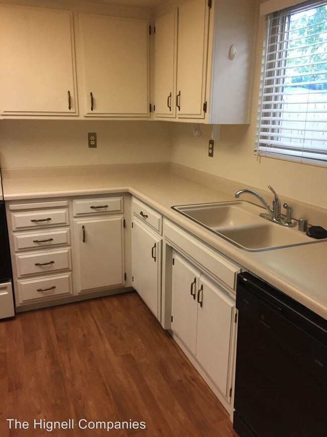 Foto del edificio - 3 br, 2 bath House - 5 Cambridge Ct.