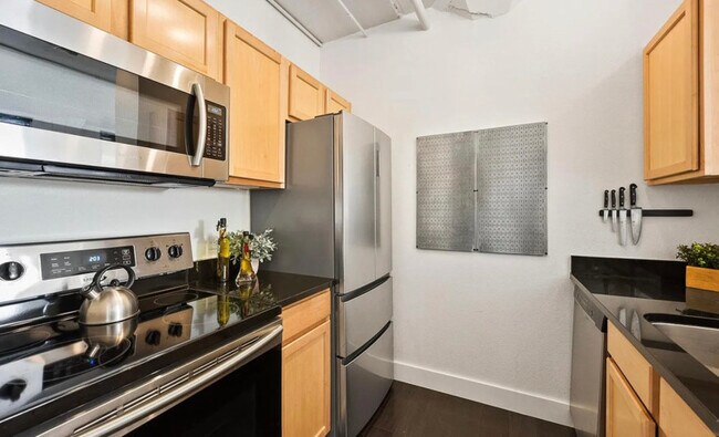 Building Photo - 444 17th St