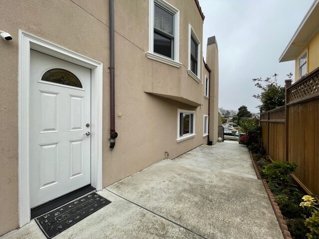 Primary Photo - 230 Urbano Dr