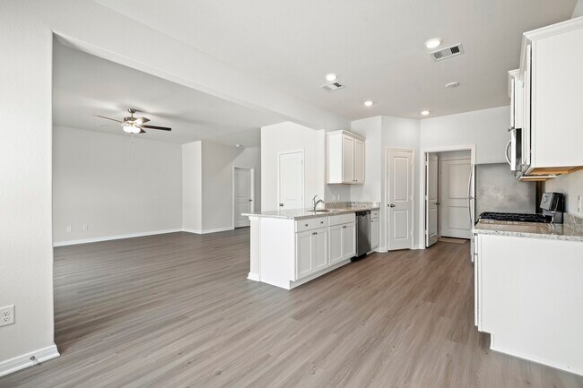 Building Photo - 468 Beechwood Hacienda Dr