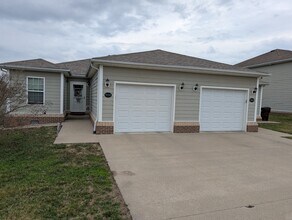 Building Photo - 9008 Landon Ln