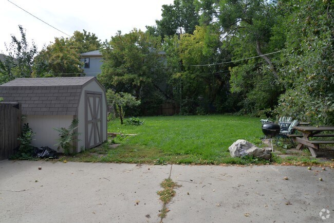 Foto del edificio - 1004 Portland Pl