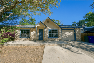 Building Photo - 9755 Hidden Falls