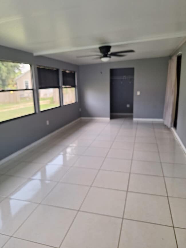 Building Photo - 17444 Raintree Ct