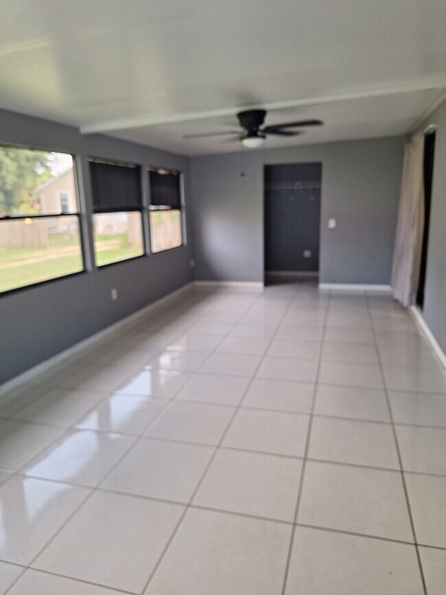 Foto del edificio - 17444 Raintree Ct