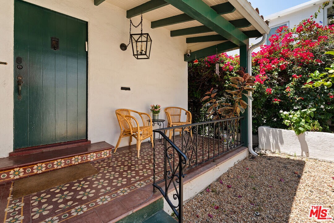Foto principal - 7918 Hillside Ave