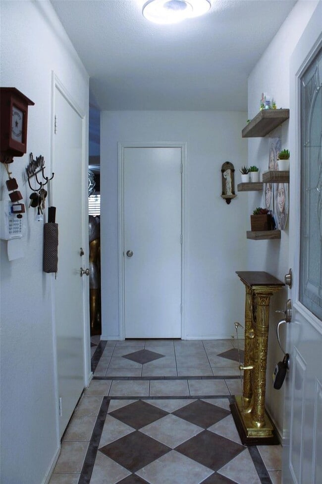 Foto del edificio - Three Bed Two Bath Home