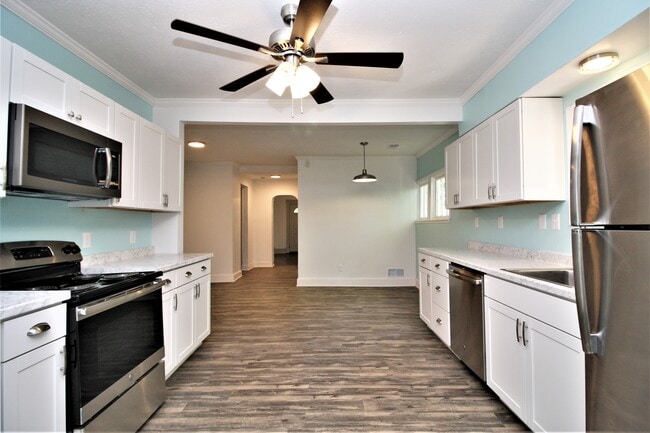 Building Photo - 4634 Southcrest Dr