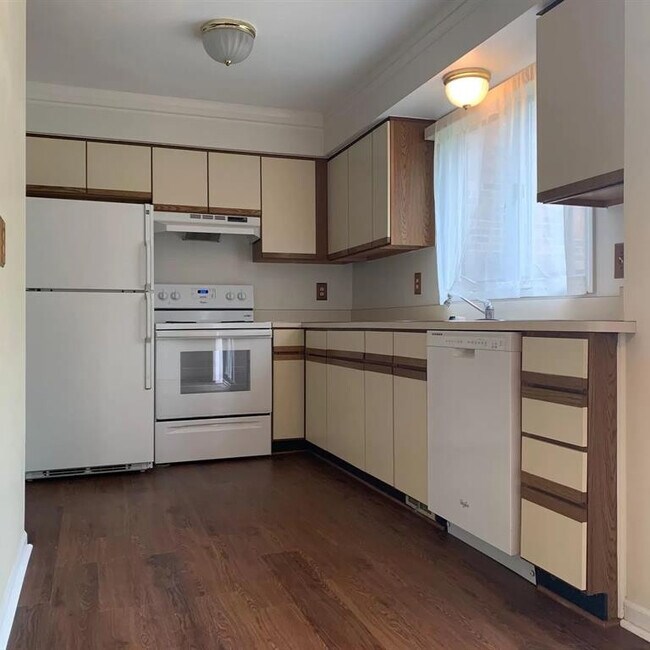 Foto del edificio - 23735 Middlebelt Rd