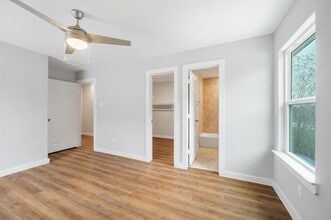 Building Photo - 6609 Bacher St