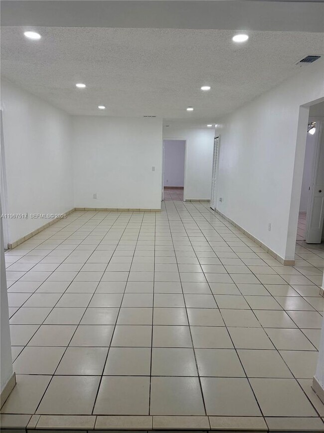 Foto del edificio - 5900 W 21st Ct