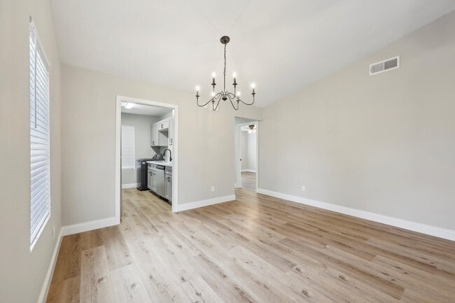Building Photo - Woodland Park Townhomes