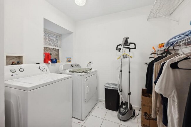 Foto del edificio - 2650 W Walton St