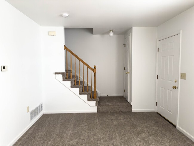 Building Photo - 80 Diller Ave