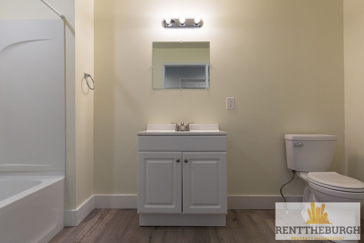 Primary Photo - Updated 4BR 2 Full Bath House with Parking!