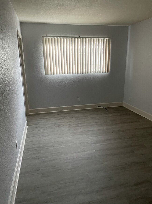 Building Photo - 10156 Crawford Way
