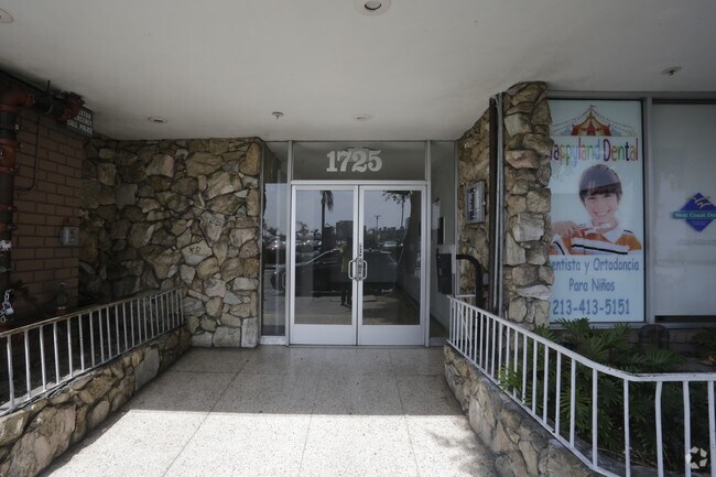 Foto del edificio - 1725 W. 6th St
