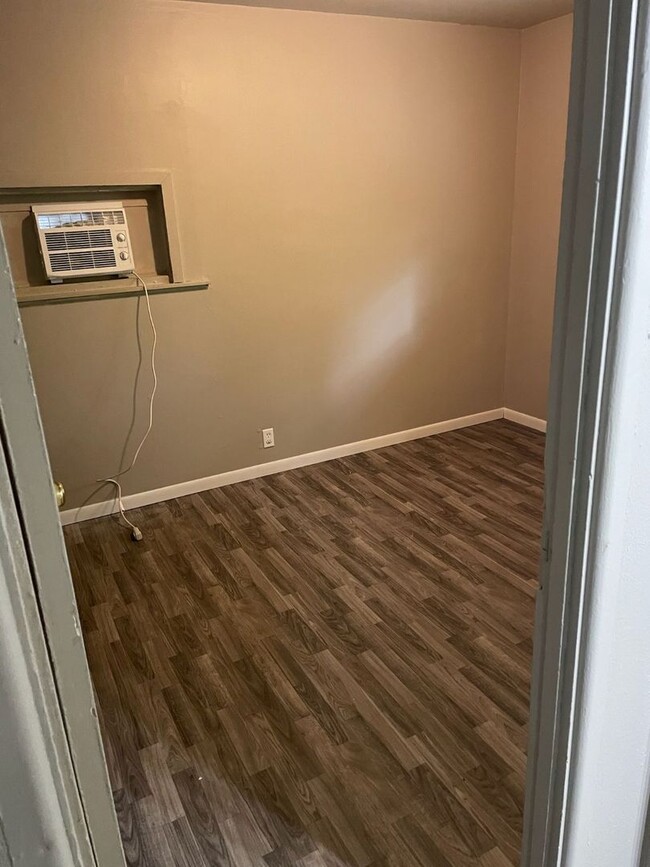 Foto del edificio - 2 Bed 1 Bath in Louisiana, MO