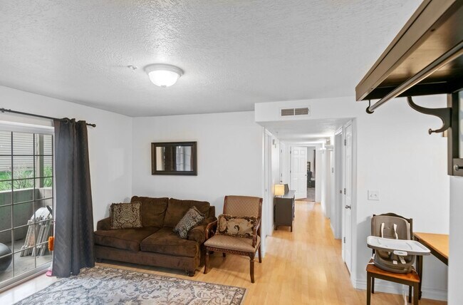 Building Photo - 1627 Westbury Way
