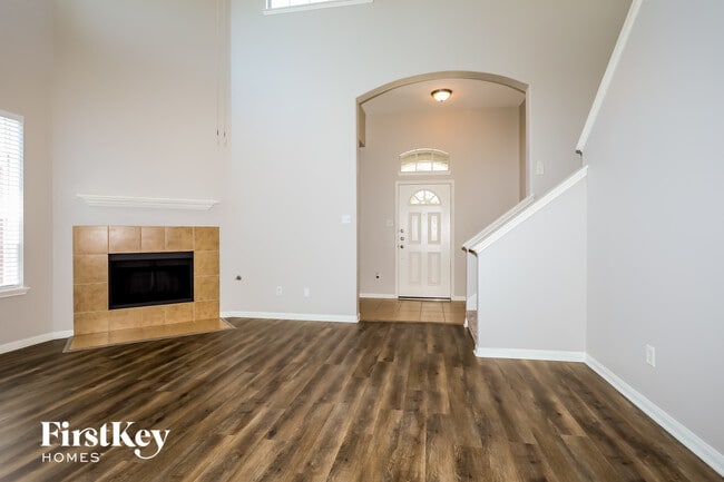 Building Photo - 10047 Arcadian Spgs Ln