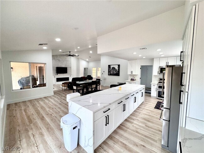 Building Photo - 9053 Firebird Dr
