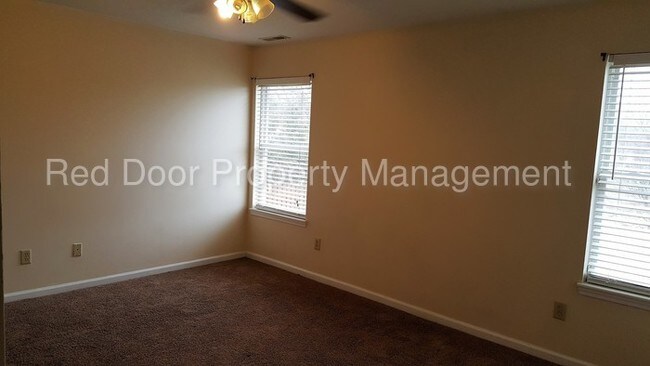Building Photo - 12165 Laurelwood Dr