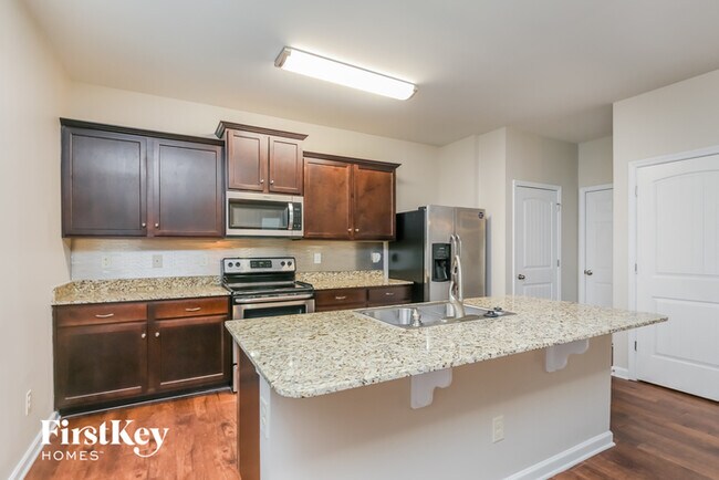 Foto del edificio - 3106 Silver Dale Ln
