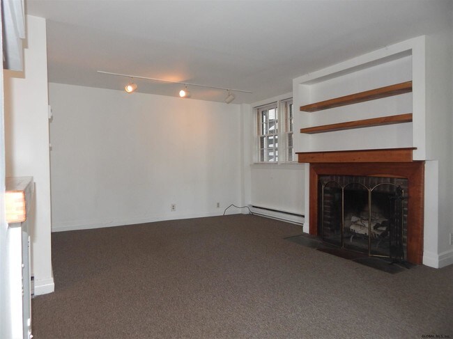Foto del edificio - 590 N Broadway