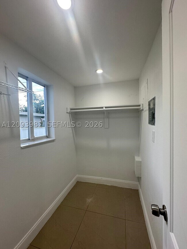 Foto del edificio - 6220 Dawson St