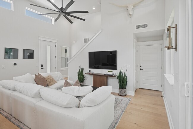 Foto del edificio - 2711 Stacy Ln