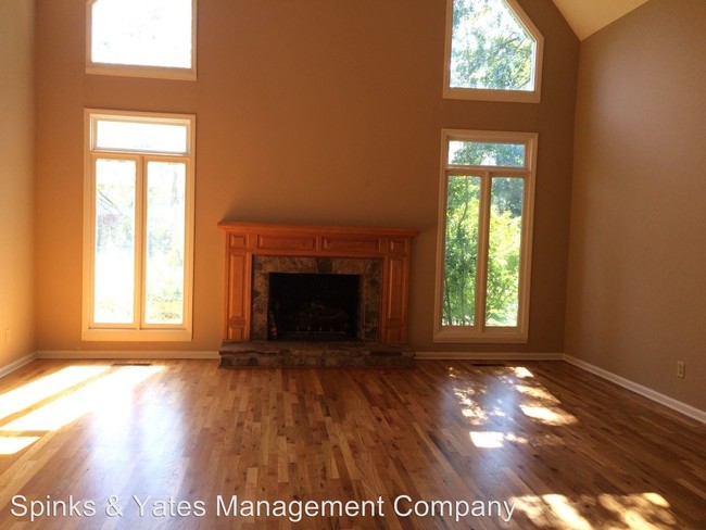 Building Photo - 111 Lismore Dr