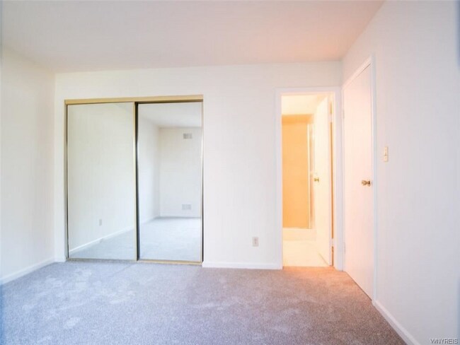Building Photo - 4545 Chestnut Ridge Rd