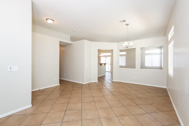 Building Photo - 2114 Heritage Ridge Ave