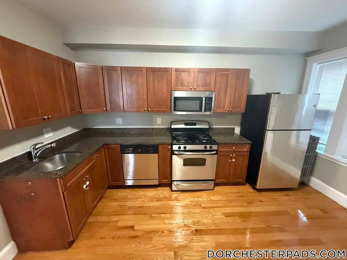 Primary Photo - 62 Fayston St
