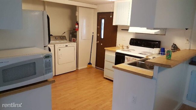 Building Photo - 2 br, 1 bath Apartment - 436 West N 2nd St.